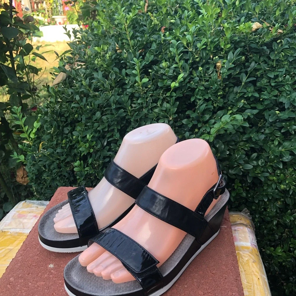 SoftWalk womens black